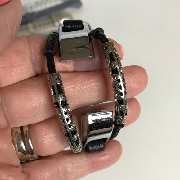 6 Fitbit Watch Bands PERFECT CONDITION - Picture 4 of 11